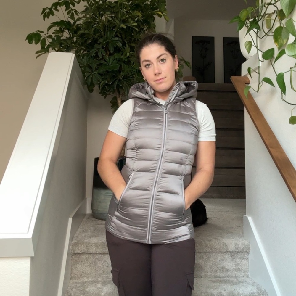 Lululemon grave, purple metallic vest